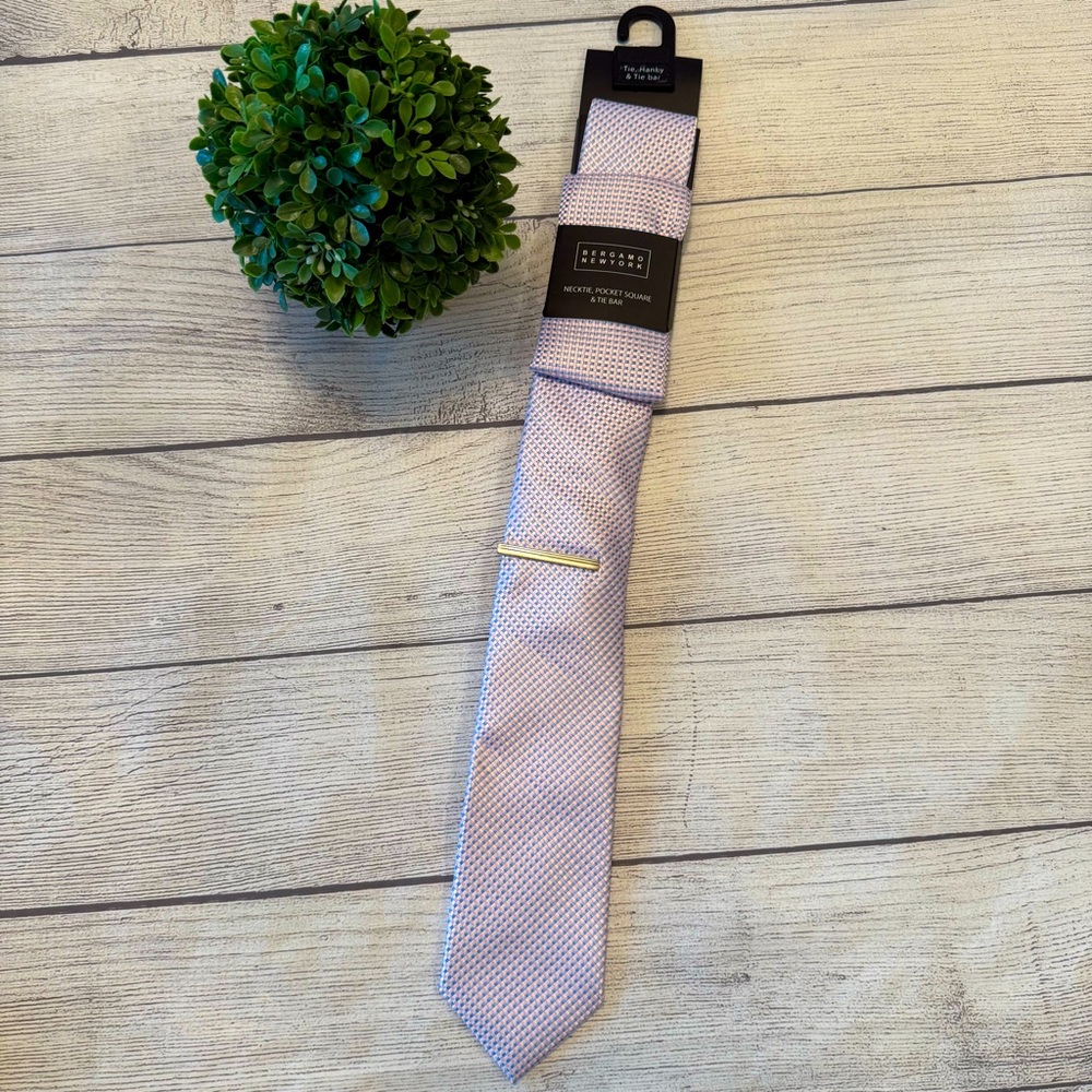 Men's Pink and Blue Patterned Tie
